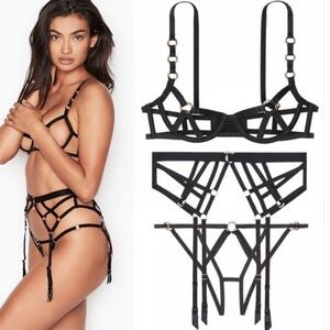 Victoria's Secret Black Strappy Bra Set